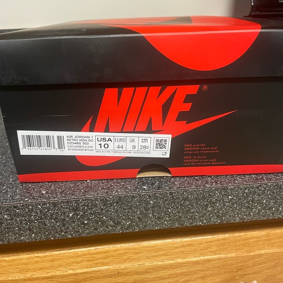 Jordan 1 OG size 10 DS - Picture 7 of 10